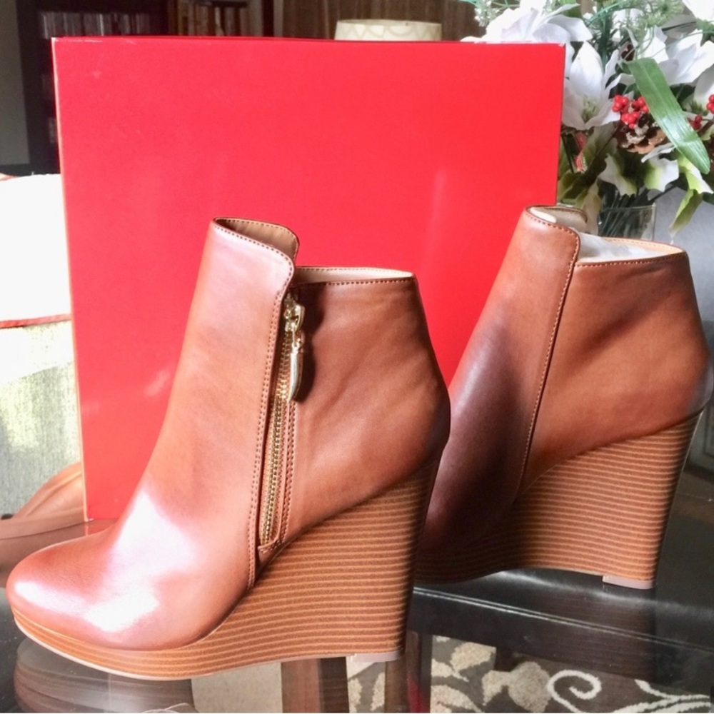 Guess booties platform